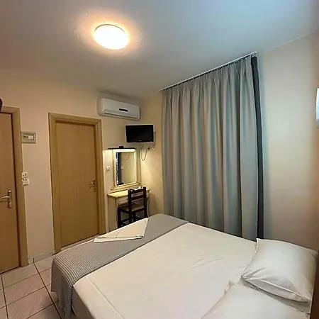Hotel Afrodite Néoi Póroi