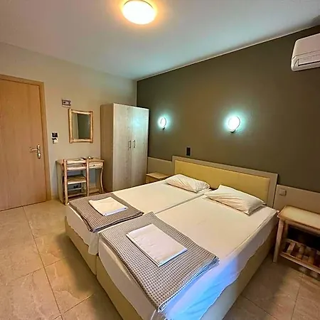 Hotel Afrodite Néoi Póroi